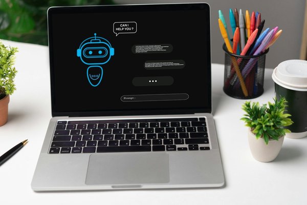 Hébergement web et intelligence artificielle : comment l'IA transforme la gestion des serveurs ?